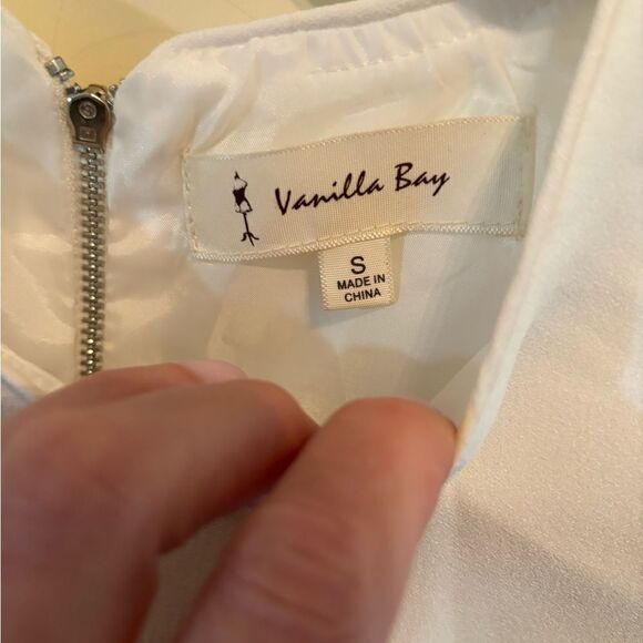 Vanilla Bay White Ruffled Shift Dress size S - Picture 2 of 4